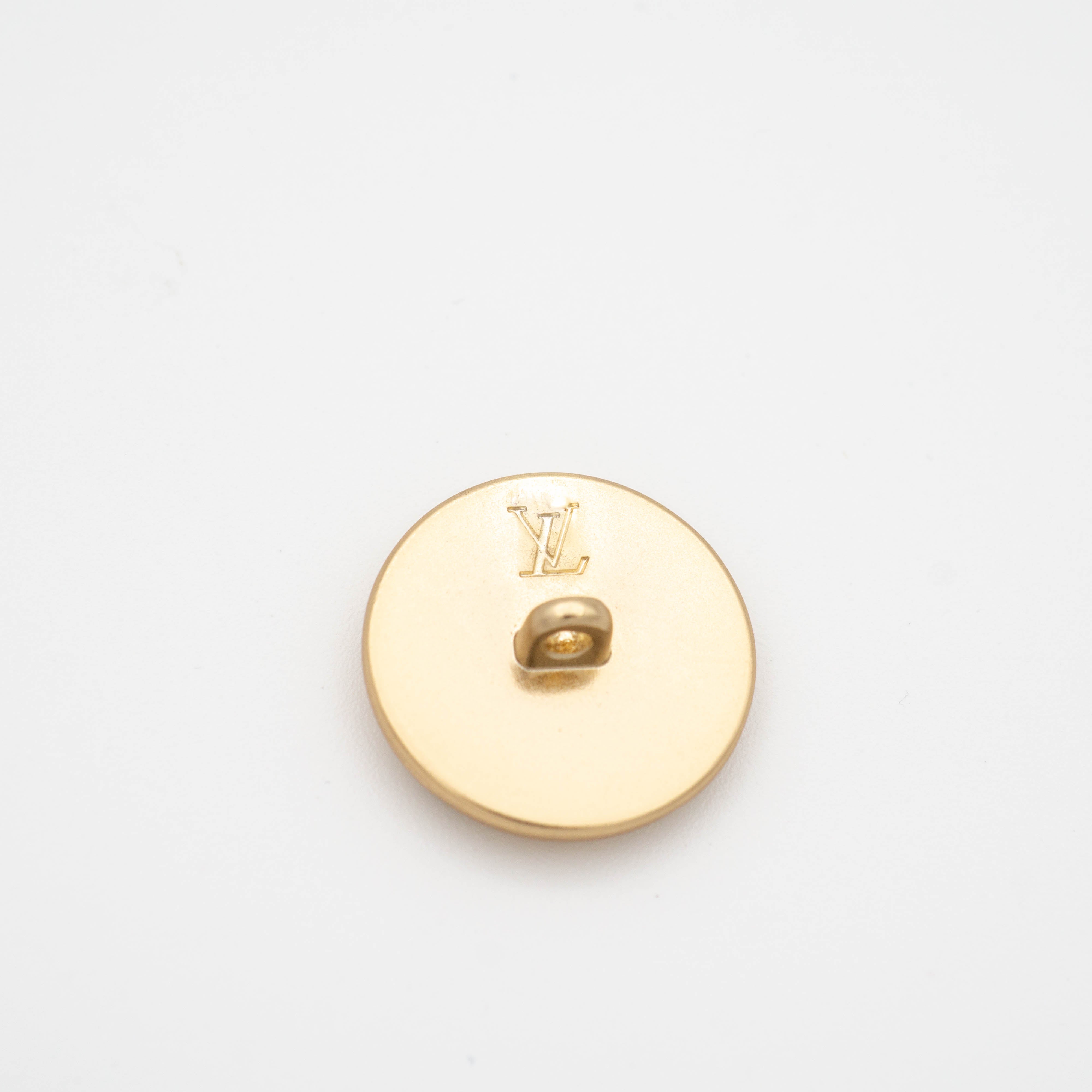 Louis Vuitton Button 